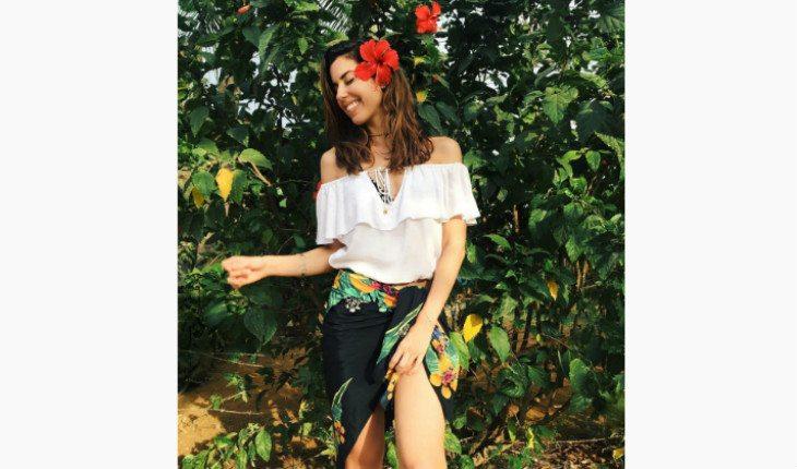 looks blogueira Camila Coutinho blusa com ombros instagram