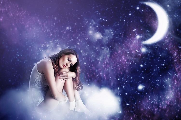 mulher sentada nuvem sonhos freud