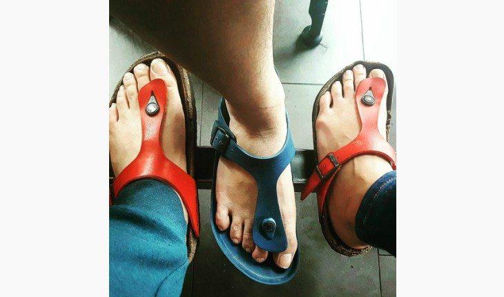 sandália birken modelo colorido instagram