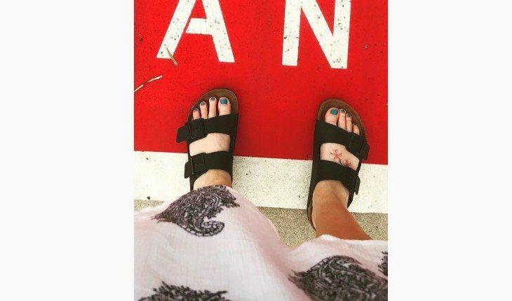 sandália birken modelo preto instagram