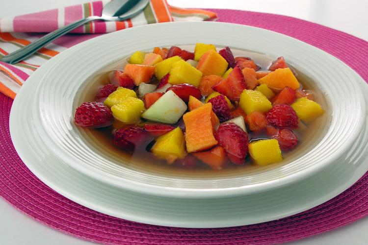 receitas diuréticas: sopa de frutas vermelhas
