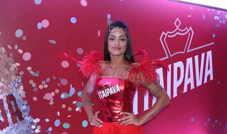 Aline Riscado no Carnaval do Rio