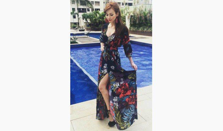 estilo de Maria Eugênia Suconic vestido longo floral Instagram