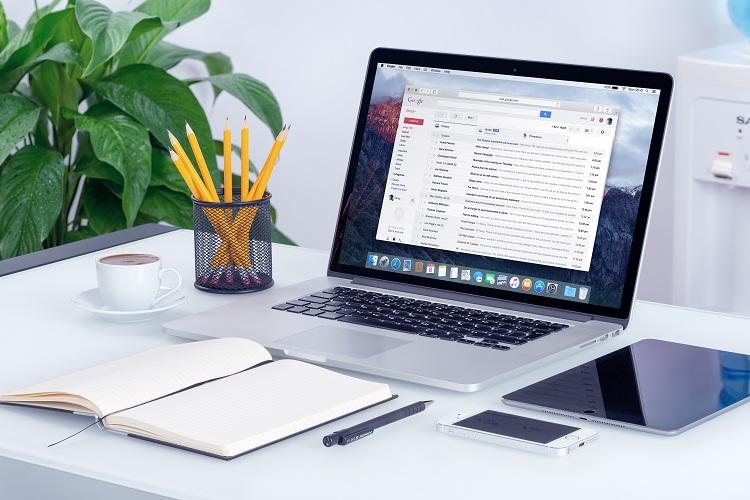 mesa escritorio notebook e-mail gmail
