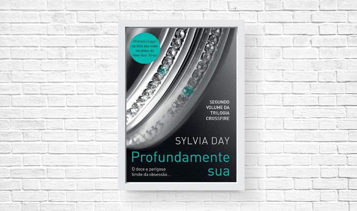 dois aneis pratas com pedras verde-agua na capa do livro Profundamente Sua de Sylvia Day