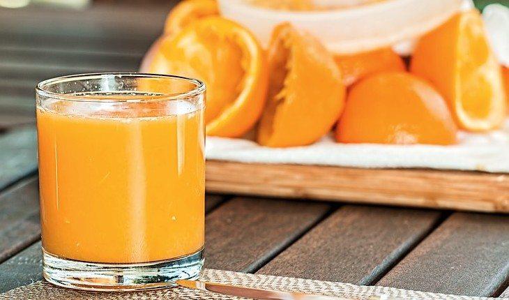 Suco de laranja pronto