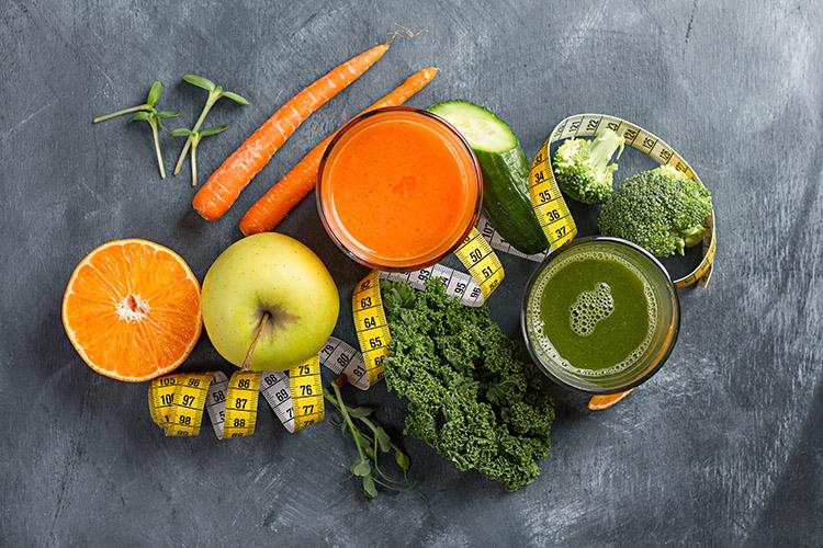 sucos saudáveis de frutas e legumes