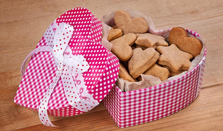 Biscoitos, doce, caixa em formato de coração