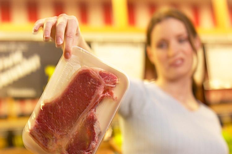 A operação Carne Fraca investiga os métodos utilizados no processamento das carnes.