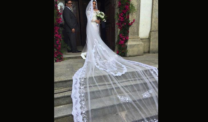 Figurino completo de noiva (inclusive véu) em Giovanna Antonelli