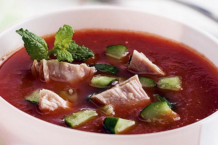 Sopa fria de atum com tomate
