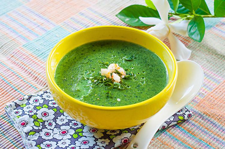 sopas na dieta: sopa verde de espinafre