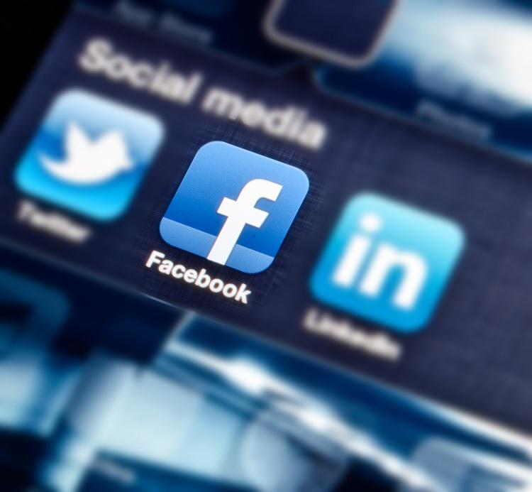tela celular iphone redes sociais facebook