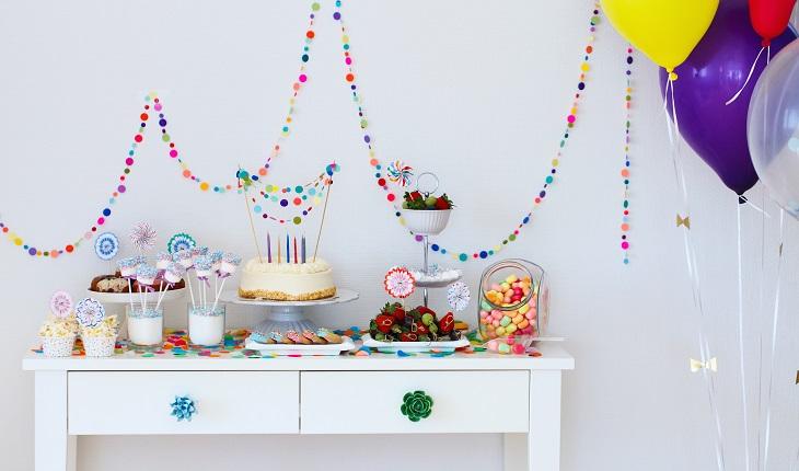 Bolo, doces, frutas, festa de aniversário de crianças, bexigas, dicas do Sebrae para montar seu negócio