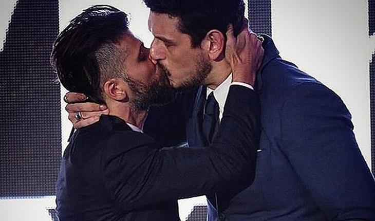 Bruno gagliasso beijando João Vicente de Castro