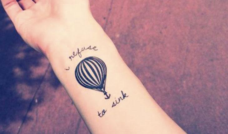Tatuagem de balão com âncora