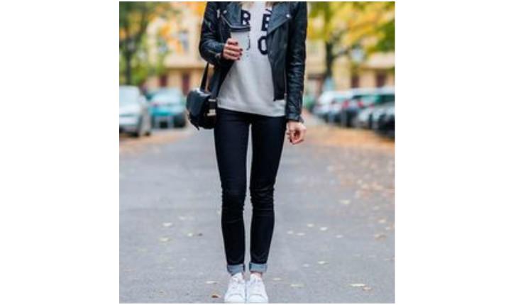 Couro com jeans: a combinação perfeita para os dias frios