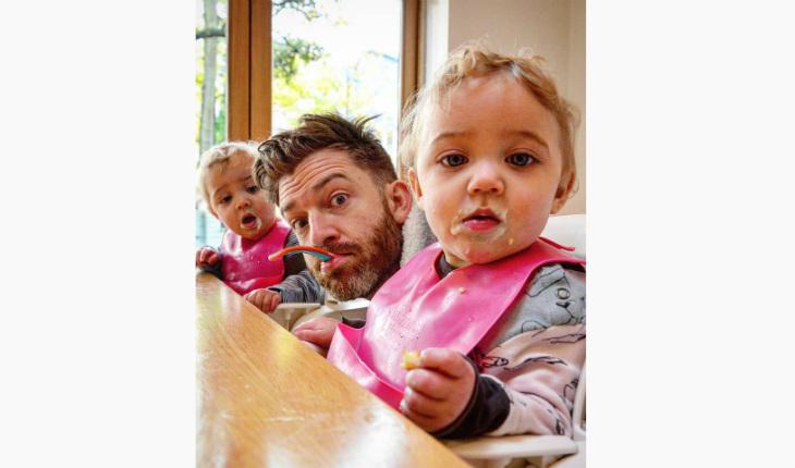 pai de 4 filhas comendo papinha instagram