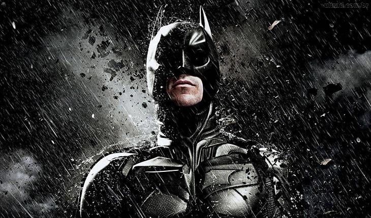 Batman de frente com fundo escuro frases de filmes de super-heróis