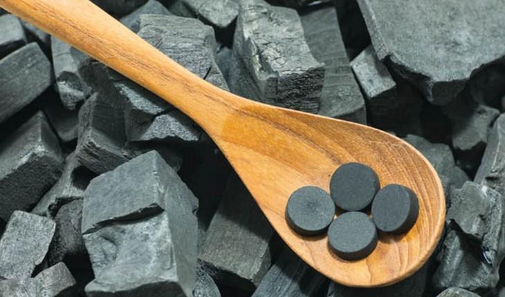 Carvão em forma de cápsula