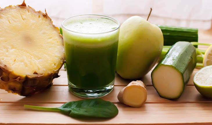 Copo de suco verde, bebida, verduras, pepino, abacaxi, maçã, suco detox