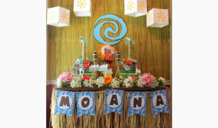 festa da moana decoração de mesa com palha pinterest