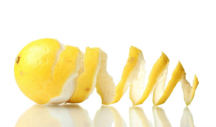 limão siciliano descascado