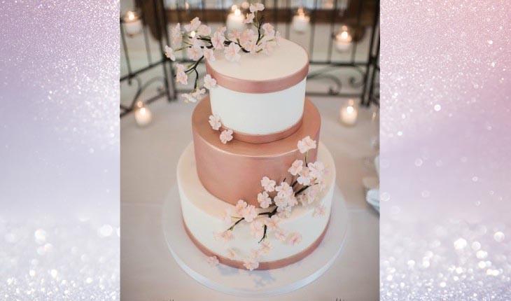 bolo de casamento rosa e branco
