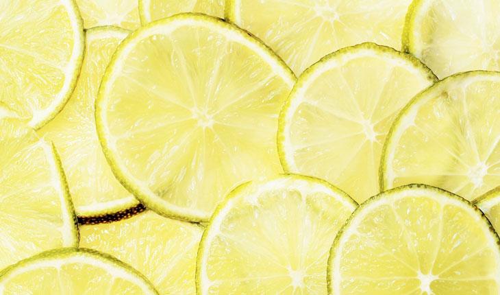 fatias de limão