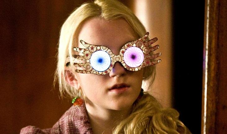 Luna Lovegood usando Espectros pensando em frases de personagens de Harry Potter