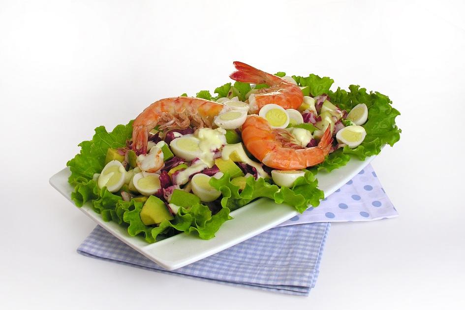 Aprenda a preparar deliciosas receitas de saladas que favorecem o cérebro e afastam doenças!