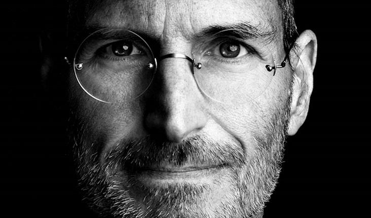 Foto do rosto de Steve Jobs como um empreendedor de sucesso