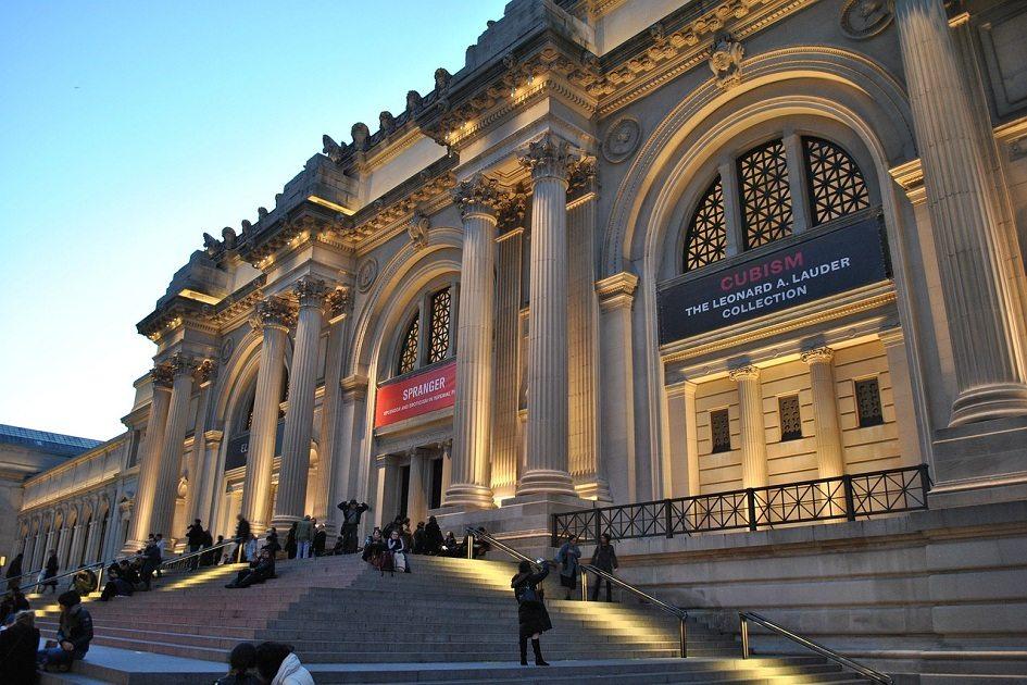 fachada do Metropolitan Museum of Art.
