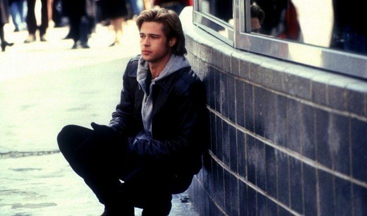 ator Brad Pitt durante gravação do filme Inimigo intimo
