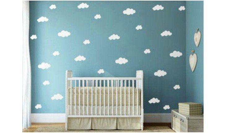 Última moda: parede de nuvem na decoração do quarto do bebê!