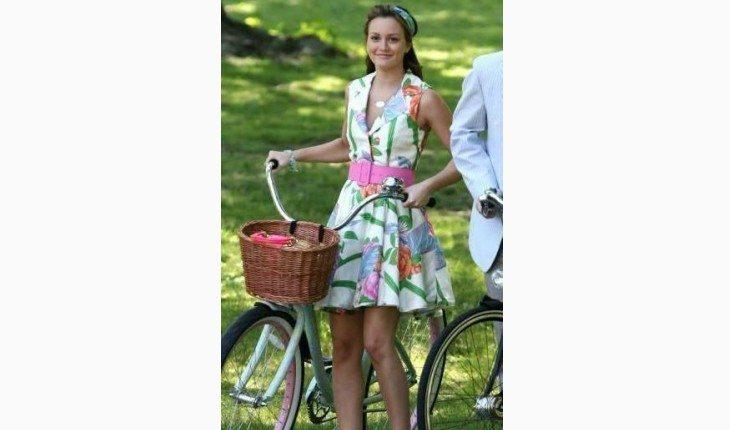 looks de Gossip Girl Blair Waldorf vestido floral cintura marcada pinterest
