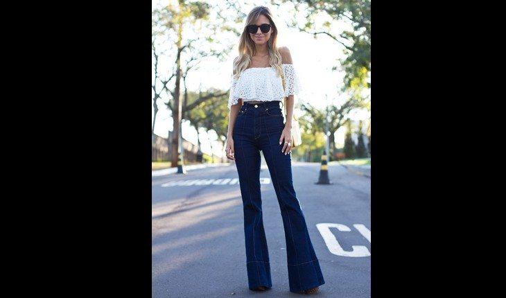 Jeans cintura alta: veja inspirações para usar a peça em qualquer ocasião