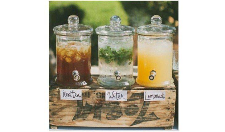Suqueira de vidro: opções saudáveis para seus convidados