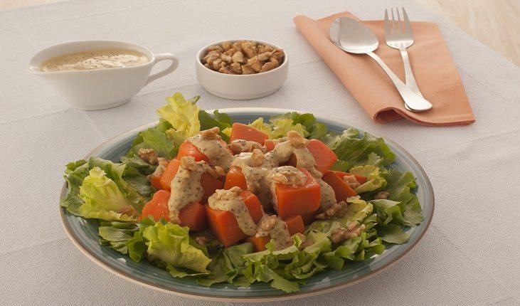 As saladas com abóbora são ideais para deixar a refeição mais saborosa e saudável!
