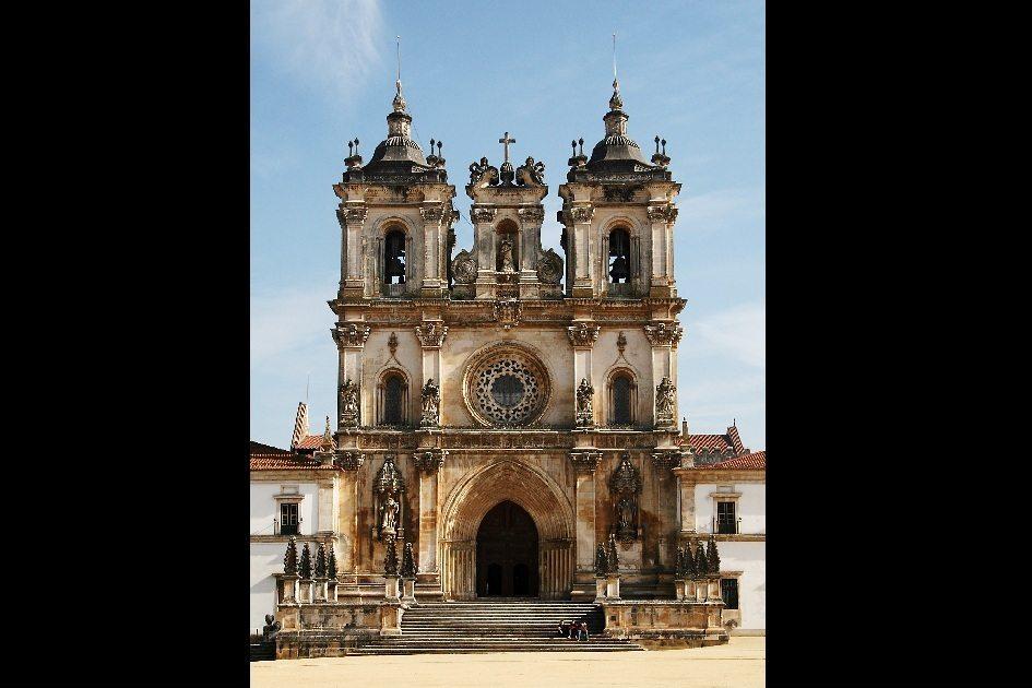 Foto do Mosteiro de Santa Maria, em Alcobaça, região de Estremadura e Ribatejo, em Portugal.