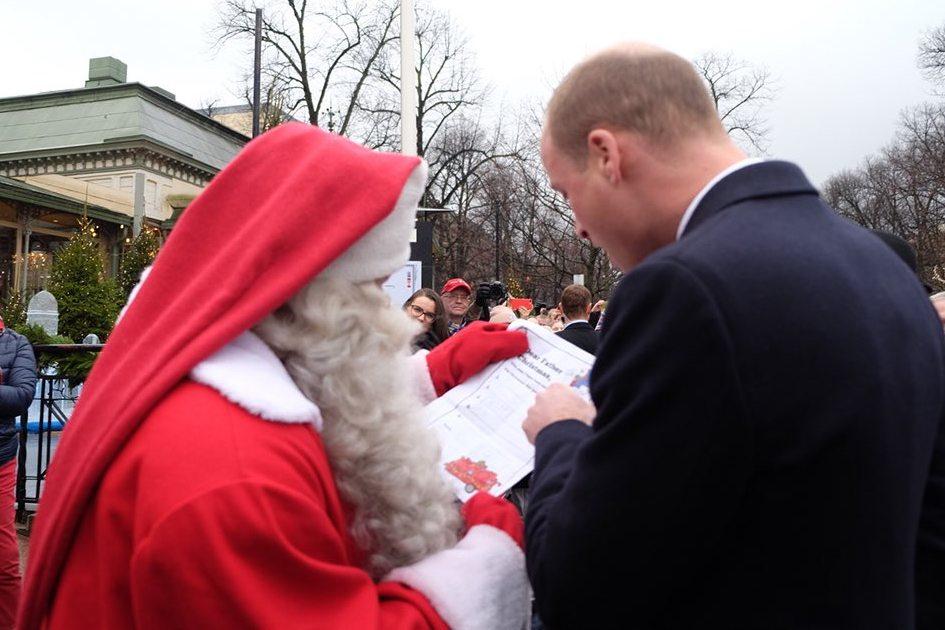 Príncipe William entrega carta de George a Papai Noel
