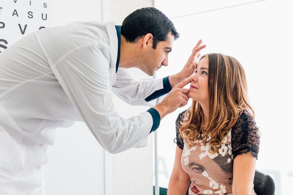 Uma recomendação importante é sempre fazer visitas regulares ao oftalmologista. FOTO: Shutterstock