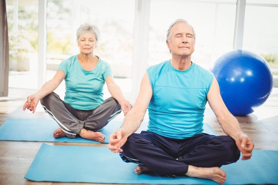 É recomendado que o idoso pratique exercícios de fortalecimento muscular. FOTO: Shutterstock