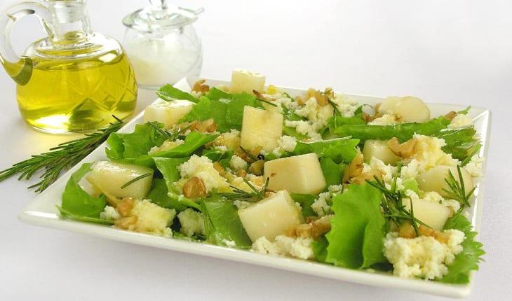 saladas com queijo branco Salada com nozes e ricota