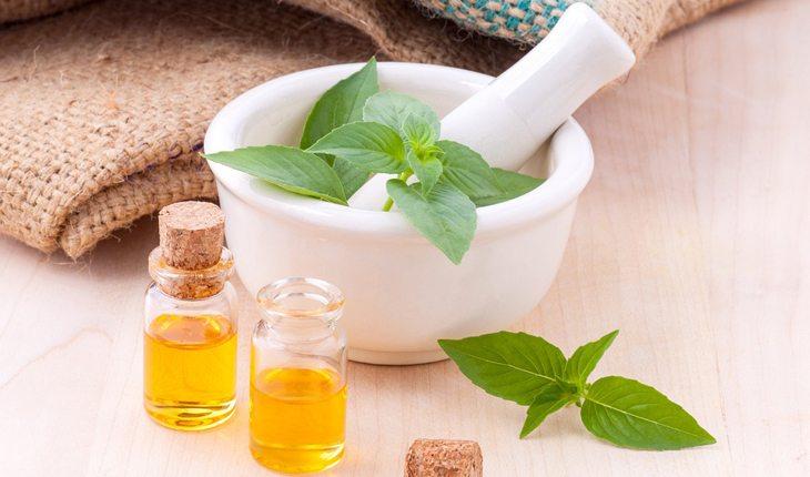 Benefícios da aromaterapia. Na foto, óleos aromáticos