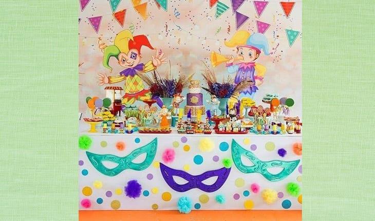 mesa de bolo com tema de Carnaval