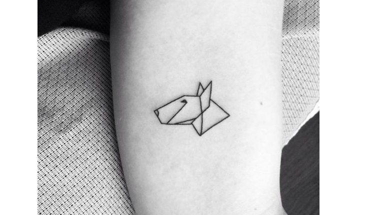 tatuagem de cachorro estilo origami