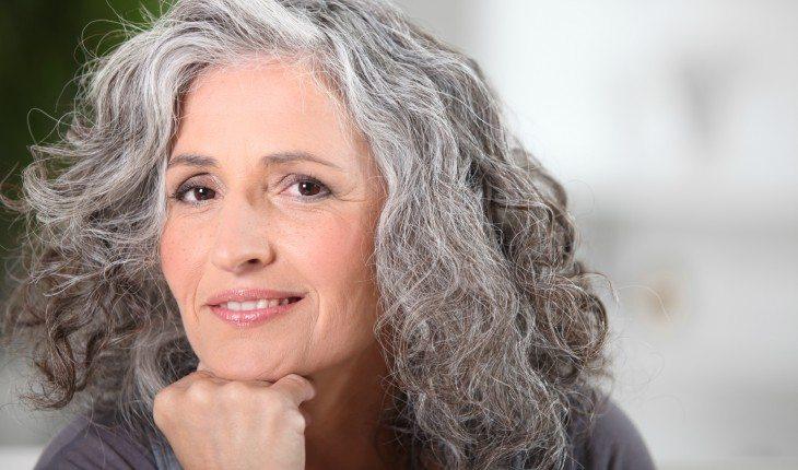 Pele na menopausa: veja dicas de especialista e saiba quais cuidados tomar nesse período