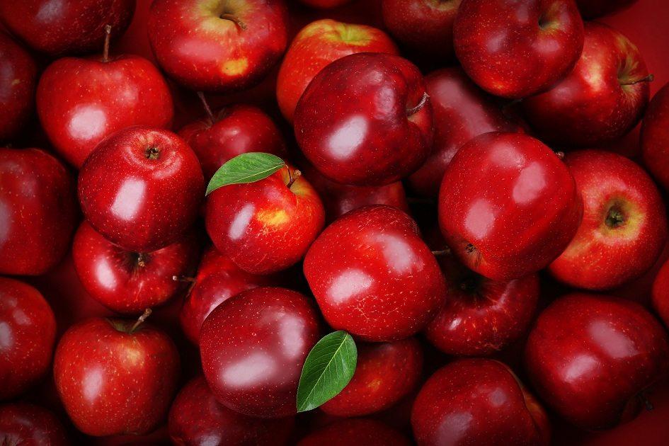 Essa fruta é rica em fibras que ajudam a regular o intestino e a manter a sensação de saciedade por mais tempo. FOTO: Shutterstock
