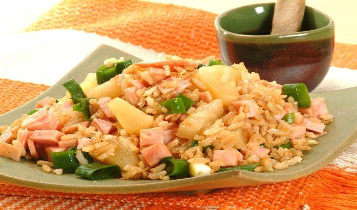 Saladas com grãos e cereais: salada de arroz